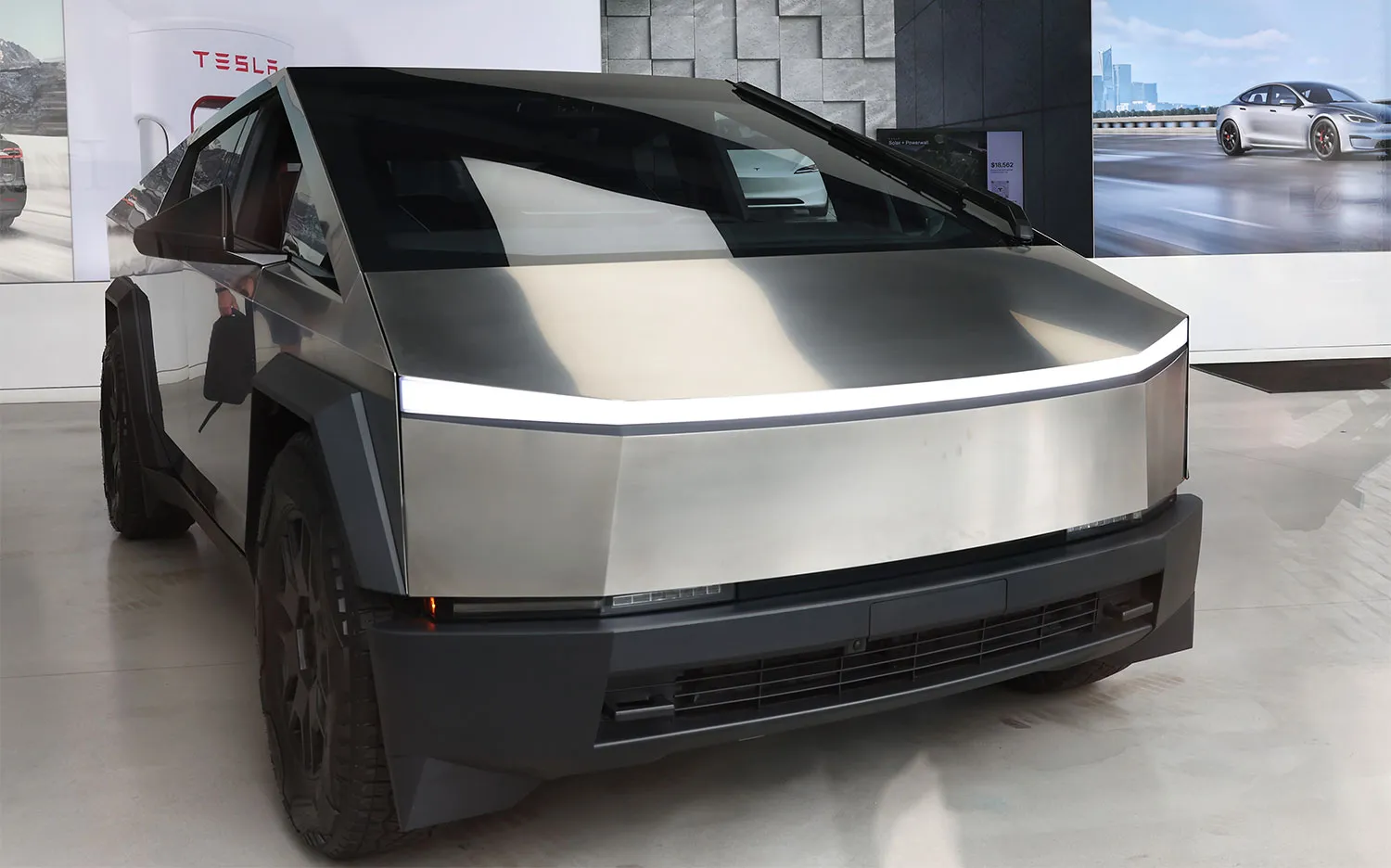 Mae Tesla yn Cyhoeddi Chweched Cybertruck i gof o fewn blwyddyn