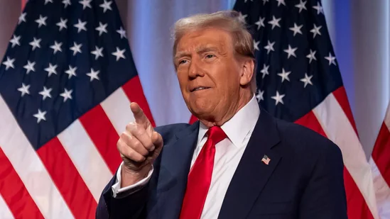 Pwy Fydd Dioddef Y Mwyaf O Dariffau Newydd Trump?