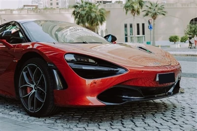 Cwmni Buddsoddi Abu Dhabi yn Caffael McLaren