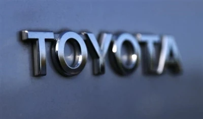 Mae Toyota yn Ystyried Allforio Ceir O'r DU I'r Unol Daleithiau Er mwyn Llini...