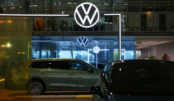 Grŵp Volkswagen yn Addasu Strategaeth i Fynd i'r Afael â Heriau'r Gadwyn Gyfl...